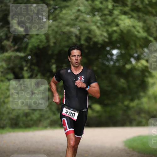 30.08.2026 - Elbe Triathlon Hamburg Antke Förster http://msf.ph/oto/10095565 30.08.2026 10:02:11 Laufen 280 meine-sportfotos.de