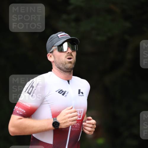 30.08.2026 - Elbe Triathlon Hamburg Antke Förster http://msf.ph/oto/10095593 30.08.2026 10:02:29 Laufen  meine-sportfotos.de