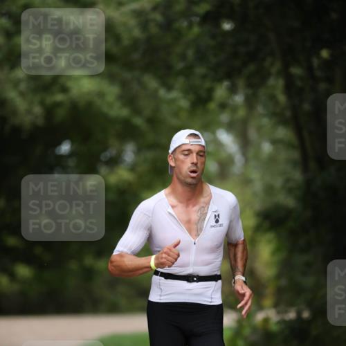 30.08.2026 - Elbe Triathlon Hamburg Antke Förster http://msf.ph/oto/10095601 30.08.2026 10:03:14 Laufen  meine-sportfotos.de