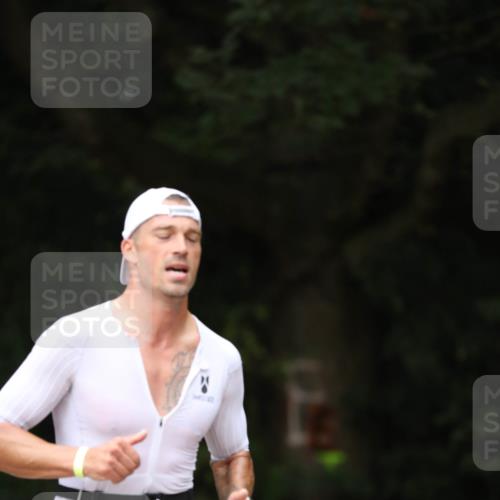 30.08.2026 - Elbe Triathlon Hamburg Antke Förster http://msf.ph/oto/10095605 30.08.2026 10:03:15 Laufen  meine-sportfotos.de