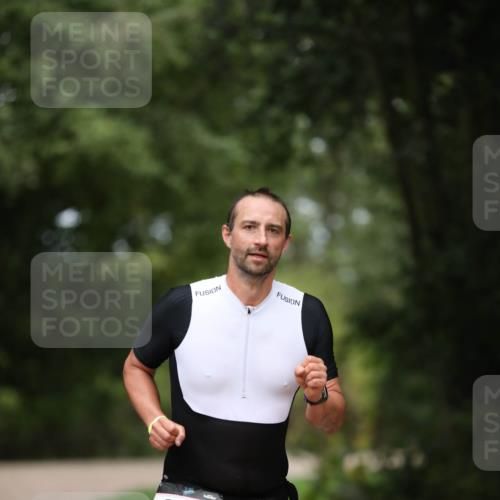 30.08.2026 - Elbe Triathlon Hamburg Antke Förster http://msf.ph/oto/10095615 30.08.2026 10:03:40 Laufen 208 meine-sportfotos.de
