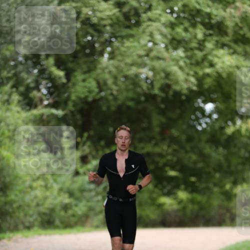 30.08.2026 - Elbe Triathlon Hamburg Antke Förster http://msf.ph/oto/10095631 30.08.2026 10:04:01 Laufen  meine-sportfotos.de