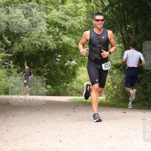30.08.2026 - Elbe Triathlon Hamburg Antke Förster http://msf.ph/oto/10095638 30.08.2026 10:09:13 Laufen 433 meine-sportfotos.de