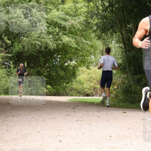 30.08.2026 - Elbe Triathlon Hamburg Antke Förster http://msf.ph/oto/10095640 30.08.2026 10:09:13 Laufen 275, 433 meine-sportfotos.de