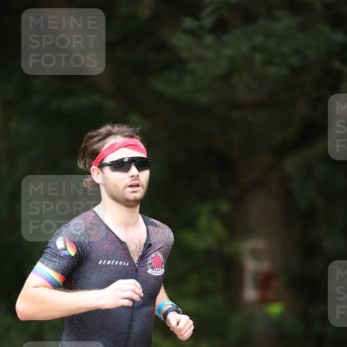 30.08.2026 - Elbe Triathlon Hamburg Antke Förster http://msf.ph/oto/10095681 30.08.2026 10:05:19 Laufen 1910 meine-sportfotos.de