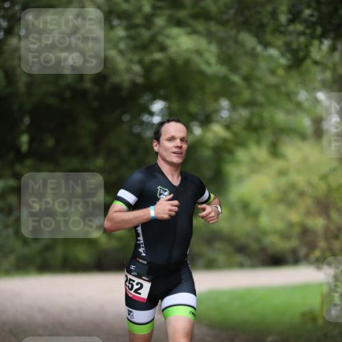 30.08.2026 - Elbe Triathlon Hamburg Antke Förster http://msf.ph/oto/10095685 30.08.2026 10:05:22 Laufen 52 meine-sportfotos.de