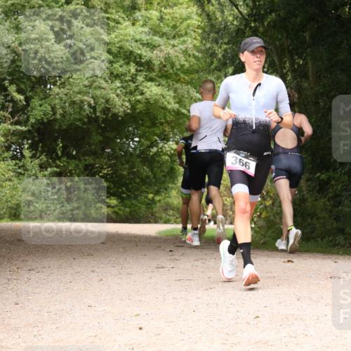 30.08.2026 - Elbe Triathlon Hamburg Antke Förster http://msf.ph/oto/10095700 30.08.2026 10:10:18 Laufen 366 meine-sportfotos.de