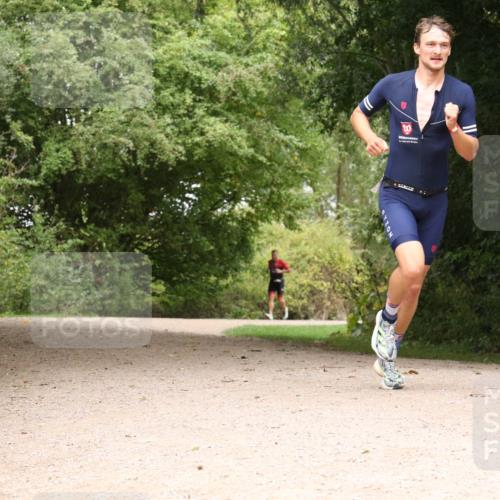 30.08.2026 - Elbe Triathlon Hamburg Antke Förster http://msf.ph/oto/10095764 30.08.2026 10:11:14 Laufen 183, 10 meine-sportfotos.de