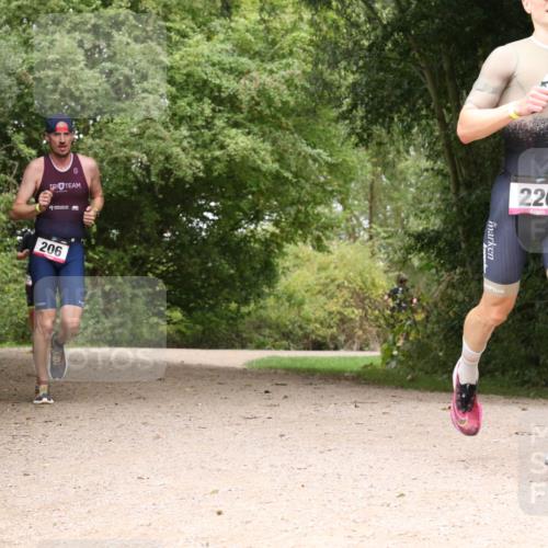 30.08.2026 - Elbe Triathlon Hamburg Antke Förster http://msf.ph/oto/10095814 30.08.2026 10:11:47 Laufen 206, 220 meine-sportfotos.de