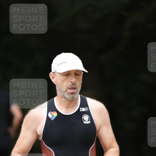 30.08.2026 - Elbe Triathlon Hamburg Antke Förster http://msf.ph/oto/10095815 30.08.2026 10:07:36 Laufen 3, 1910 meine-sportfotos.de
