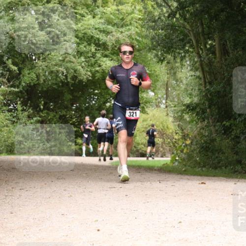 30.08.2026 - Elbe Triathlon Hamburg Antke Förster http://msf.ph/oto/10095848 30.08.2026 10:12:22 Laufen 321 meine-sportfotos.de