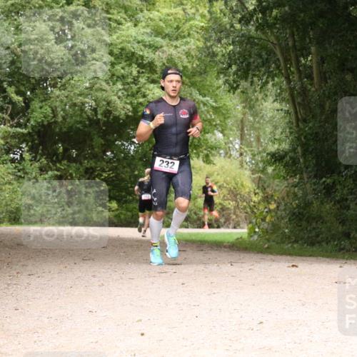 30.08.2026 - Elbe Triathlon Hamburg Antke Förster http://msf.ph/oto/10095858 30.08.2026 10:12:31 Laufen 232 meine-sportfotos.de