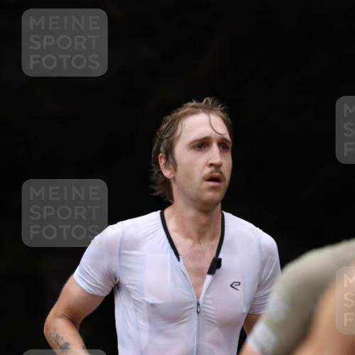 30.08.2026 - Elbe Triathlon Hamburg Antke Förster http://msf.ph/oto/10095911 30.08.2026 10:08:31 Laufen  meine-sportfotos.de