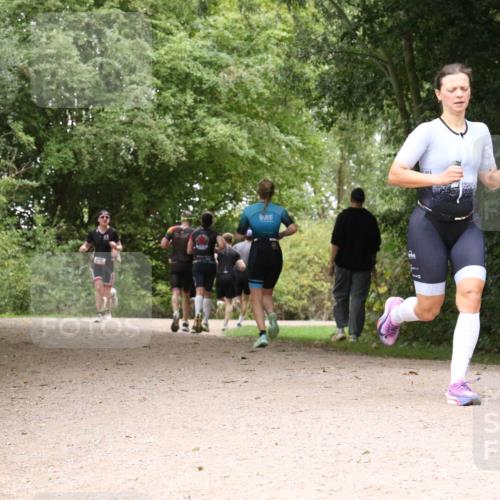 30.08.2026 - Elbe Triathlon Hamburg Antke Förster http://msf.ph/oto/10095914 30.08.2026 10:13:20 Laufen  meine-sportfotos.de