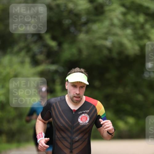 30.08.2026 - Elbe Triathlon Hamburg Antke Förster http://msf.ph/oto/10095923 30.08.2026 10:08:46 Laufen 25, 1910 meine-sportfotos.de