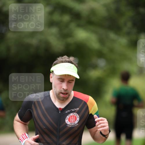 30.08.2026 - Elbe Triathlon Hamburg Antke Förster http://msf.ph/oto/10095925 30.08.2026 10:08:47 Laufen 25, 25, 1910 meine-sportfotos.de