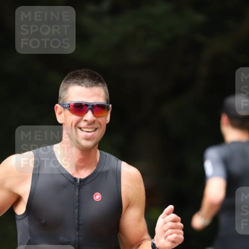 30.08.2026 - Elbe Triathlon Hamburg Antke Förster http://msf.ph/oto/10095945 30.08.2026 10:09:14 Laufen 433 meine-sportfotos.de