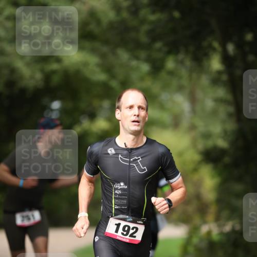 30.08.2026 - Elbe Triathlon Hamburg Antke Förster http://msf.ph/oto/10095971 30.08.2026 10:09:48 Laufen 251, 192 meine-sportfotos.de