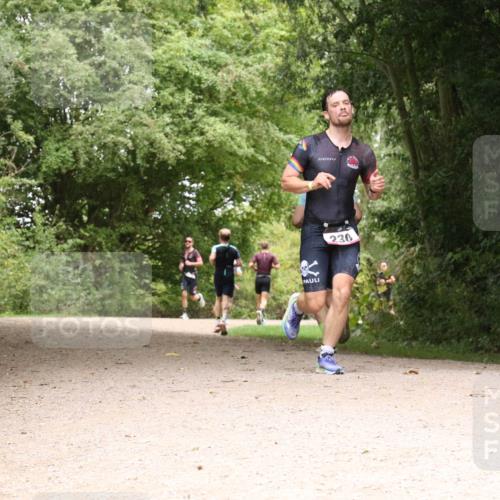30.08.2026 - Elbe Triathlon Hamburg Antke Förster http://msf.ph/oto/10095978 30.08.2026 10:14:58 Laufen 230 meine-sportfotos.de