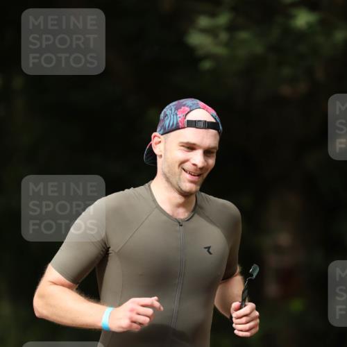 30.08.2026 - Elbe Triathlon Hamburg Antke Förster http://msf.ph/oto/10095979 30.08.2026 10:09:51 Laufen 251 meine-sportfotos.de
