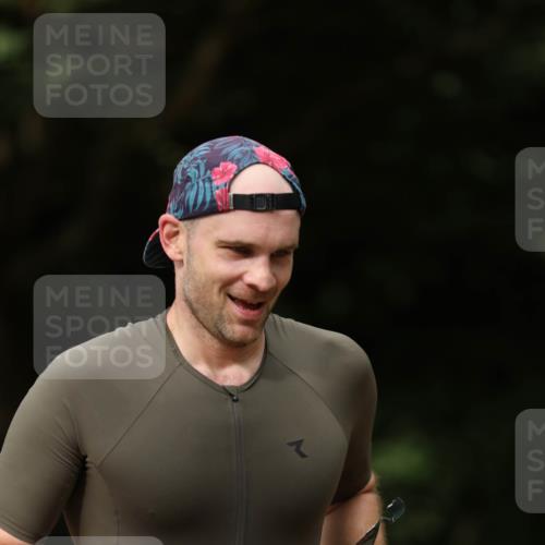 30.08.2026 - Elbe Triathlon Hamburg Antke Förster http://msf.ph/oto/10095981 30.08.2026 10:09:51 Laufen 251 meine-sportfotos.de