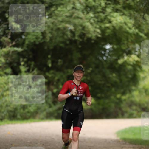 30.08.2026 - Elbe Triathlon Hamburg Antke Förster http://msf.ph/oto/10095983 30.08.2026 10:10:03 Laufen  meine-sportfotos.de