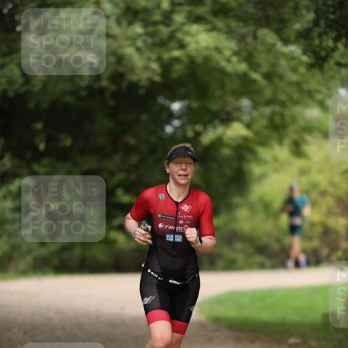 30.08.2026 - Elbe Triathlon Hamburg Antke Förster http://msf.ph/oto/10095985 30.08.2026 10:10:03 Laufen  meine-sportfotos.de