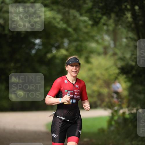 30.08.2026 - Elbe Triathlon Hamburg Antke Förster http://msf.ph/oto/10095987 30.08.2026 10:10:04 Laufen  meine-sportfotos.de