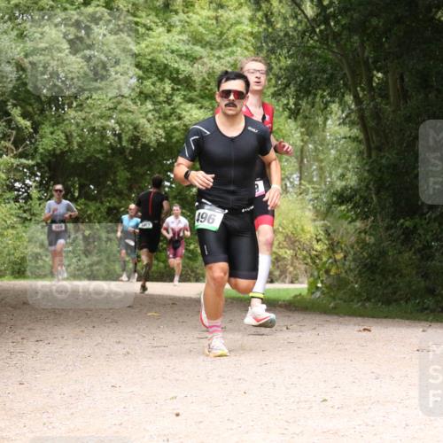 30.08.2026 - Elbe Triathlon Hamburg Antke Förster http://msf.ph/oto/10096000 30.08.2026 10:15:13 Laufen 369, 496, 2 meine-sportfotos.de