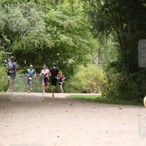 30.08.2026 - Elbe Triathlon Hamburg Antke Förster http://msf.ph/oto/10096004 30.08.2026 10:15:14 Laufen 369, 496 meine-sportfotos.de