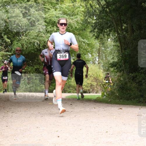 30.08.2026 - Elbe Triathlon Hamburg Antke Förster http://msf.ph/oto/10096012 30.08.2026 10:15:19 Laufen 305, 369 meine-sportfotos.de
