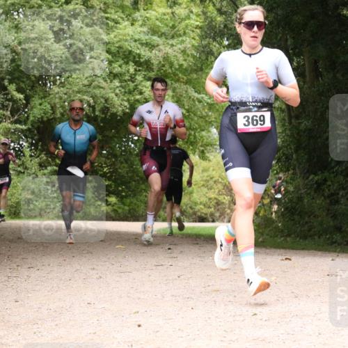 30.08.2026 - Elbe Triathlon Hamburg Antke Förster http://msf.ph/oto/10096014 30.08.2026 10:15:20 Laufen 305, 369 meine-sportfotos.de