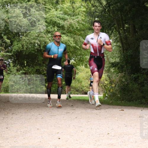 30.08.2026 - Elbe Triathlon Hamburg Antke Förster http://msf.ph/oto/10096016 30.08.2026 10:15:21 Laufen 305 meine-sportfotos.de