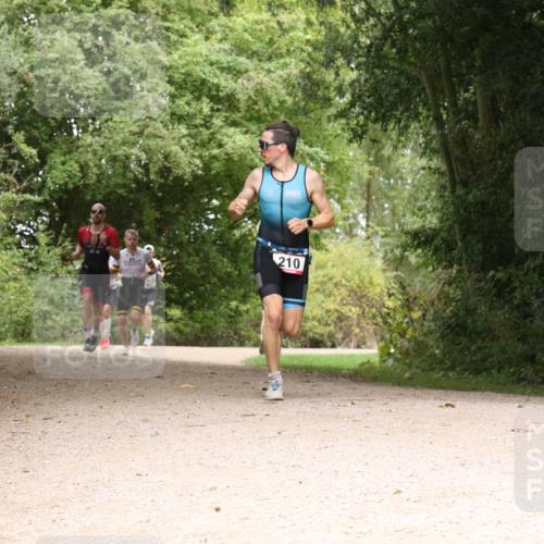 30.08.2026 - Elbe Triathlon Hamburg Antke Förster http://msf.ph/oto/10096028 30.08.2026 10:15:32 Laufen 210 meine-sportfotos.de