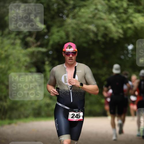 30.08.2026 - Elbe Triathlon Hamburg Antke Förster http://msf.ph/oto/10096033 30.08.2026 10:10:50 Laufen 245 meine-sportfotos.de