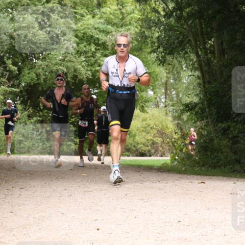 30.08.2026 - Elbe Triathlon Hamburg Antke Förster http://msf.ph/oto/10096100 30.08.2026 10:16:18 Laufen 228 meine-sportfotos.de