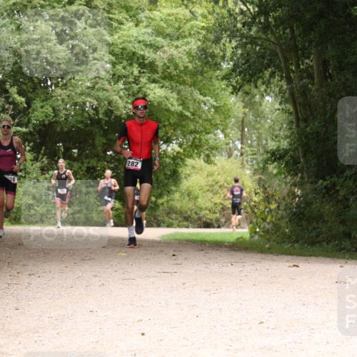 30.08.2026 - Elbe Triathlon Hamburg Antke Förster http://msf.ph/oto/10096120 30.08.2026 10:16:32 Laufen 38, 282 meine-sportfotos.de
