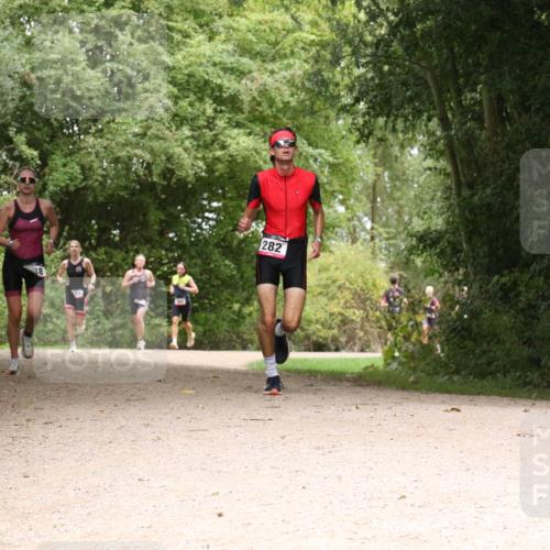 30.08.2026 - Elbe Triathlon Hamburg Antke Förster http://msf.ph/oto/10096122 30.08.2026 10:16:32 Laufen 38, 27, 282 meine-sportfotos.de