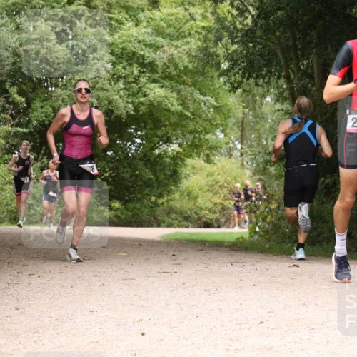 30.08.2026 - Elbe Triathlon Hamburg Antke Förster http://msf.ph/oto/10096126 30.08.2026 10:16:34 Laufen 8, 282 meine-sportfotos.de