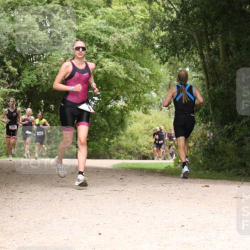 30.08.2026 - Elbe Triathlon Hamburg Antke Förster http://msf.ph/oto/10096128 30.08.2026 10:16:34 Laufen 327 meine-sportfotos.de
