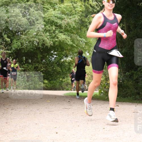 30.08.2026 - Elbe Triathlon Hamburg Antke Förster http://msf.ph/oto/10096132 30.08.2026 10:16:36 Laufen 360 meine-sportfotos.de