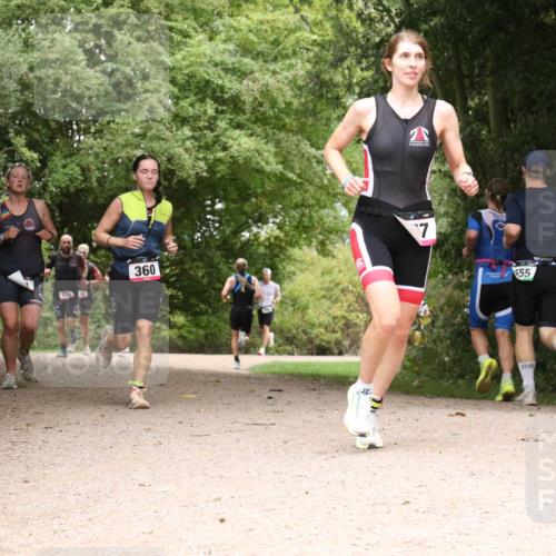 30.08.2026 - Elbe Triathlon Hamburg Antke Förster http://msf.ph/oto/10096142 30.08.2026 10:16:41 Laufen 360, 7, 55, 711 meine-sportfotos.de