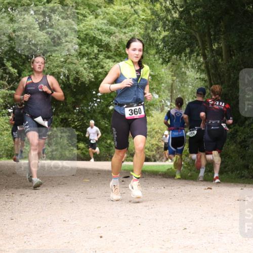 30.08.2026 - Elbe Triathlon Hamburg Antke Förster http://msf.ph/oto/10096146 30.08.2026 10:16:42 Laufen 360, 555 meine-sportfotos.de