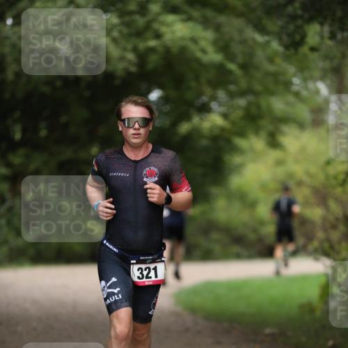30.08.2026 - Elbe Triathlon Hamburg Antke Förster http://msf.ph/oto/10096151 30.08.2026 10:12:22 Laufen 321 meine-sportfotos.de