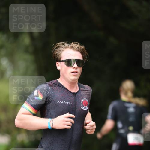 30.08.2026 - Elbe Triathlon Hamburg Antke Förster http://msf.ph/oto/10096155 30.08.2026 10:12:24 Laufen 1910, 321 meine-sportfotos.de