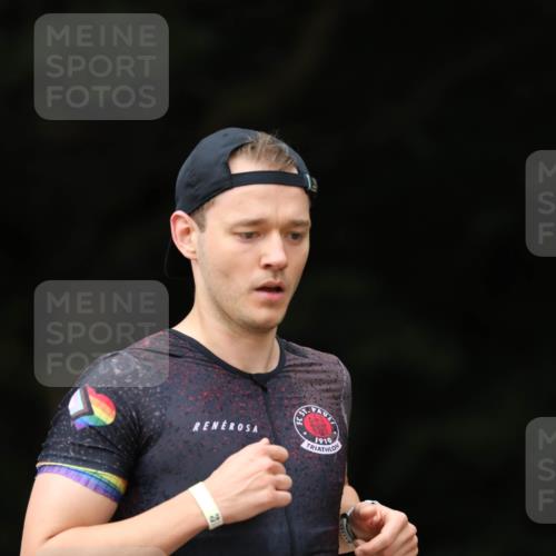 30.08.2026 - Elbe Triathlon Hamburg Antke Förster http://msf.ph/oto/10096167 30.08.2026 10:12:33 Laufen 1910, 232 meine-sportfotos.de
