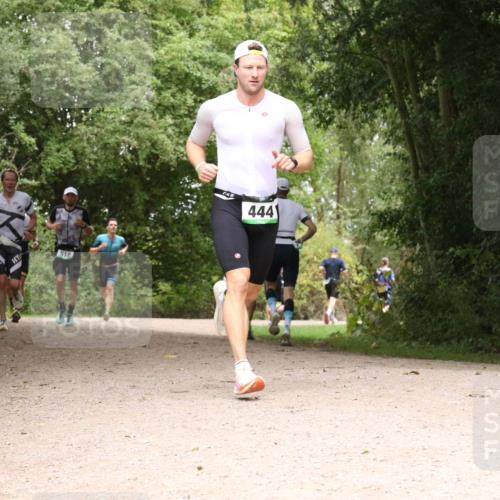 30.08.2026 - Elbe Triathlon Hamburg Antke Förster http://msf.ph/oto/10096168 30.08.2026 10:16:52 Laufen 512, 444 meine-sportfotos.de