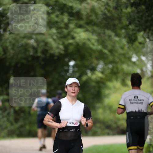 30.08.2026 - Elbe Triathlon Hamburg Antke Förster http://msf.ph/oto/10096179 30.08.2026 10:12:48 Laufen  meine-sportfotos.de