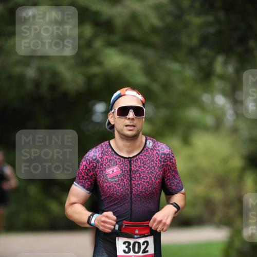 30.08.2026 - Elbe Triathlon Hamburg Antke Förster http://msf.ph/oto/10096193 30.08.2026 10:12:56 Laufen 302 meine-sportfotos.de