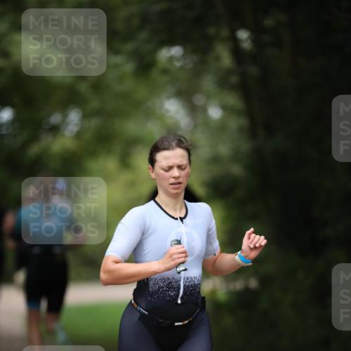 30.08.2026 - Elbe Triathlon Hamburg Antke Förster http://msf.ph/oto/10096217 30.08.2026 10:13:20 Laufen  meine-sportfotos.de